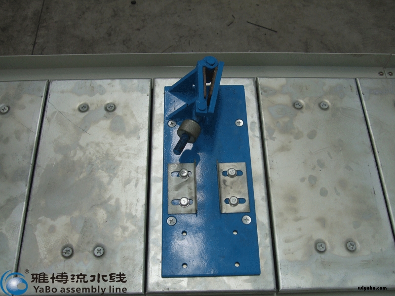 電動(dòng)車夾具